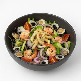 Средиземноморска салата 300гр.