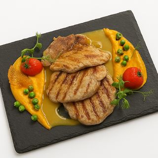 СВИНСКИ КАРЕНЦА НА СКАРА 350гр