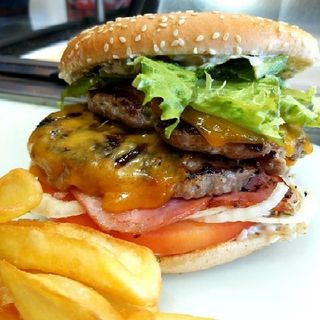 Троен чийзбургер