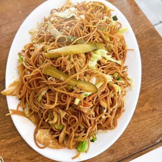 73. Спагети с пиле, кисели краставички и зеленчуци