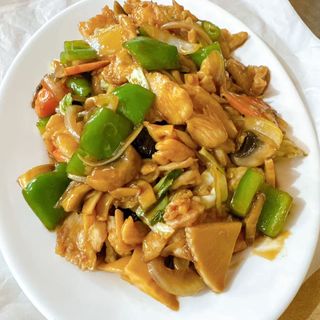 91. Пиле със зеленчуци (700г)