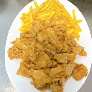 93А. Пиле с пържени картофи (600г)