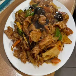 99. Пиле Три вкуса със зеленчуци и сладък-кисел-лют сос (700г)