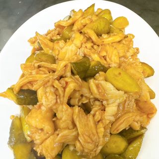 96. Пилешко с кисели краставици (600г)