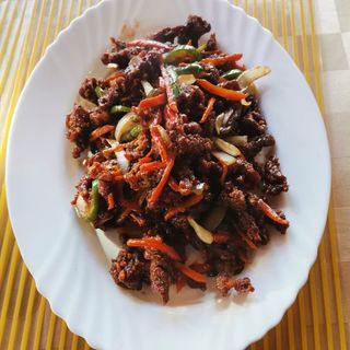 107. Пържено телешко с китайски аромат (600г)