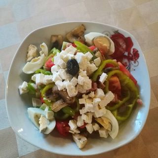 В1. Овчарска салата