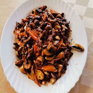 104А. Телешко с пресни гъби (650г)