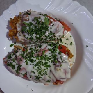 Пълнени чушки с кайма и ориз сос бешамел (ОБ)