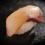 Нигири Хамачи (80г)