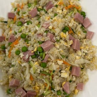 188. Пържен ориз по Гуан Дон (800г)