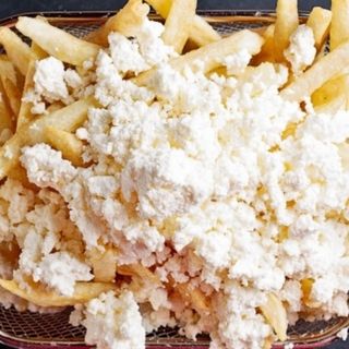 73а. Пържени картофи със сирене (400г)