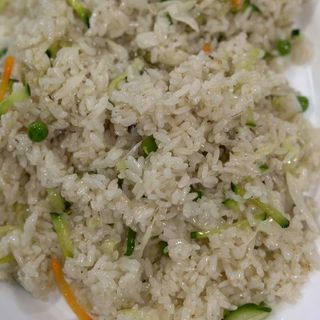 184. Пържен ориз със зеленчуци (800г)