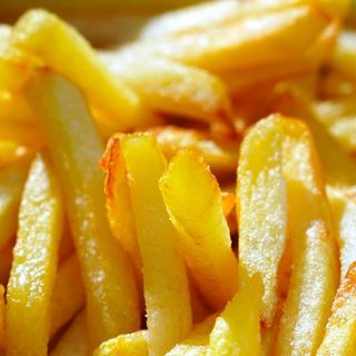 73. Пържени картофи (400г)