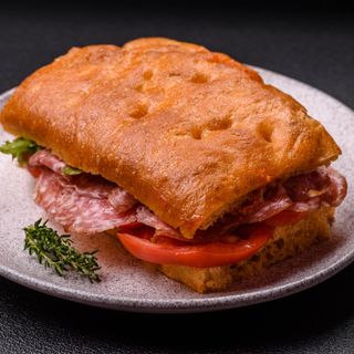 Фокача Вентричина пиканте