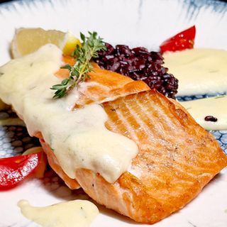 СЬОМГА ВЪРХУ КАНАПЕ ОТ ИМПЕРАТОРСКИ ОРИЗ 400 гр