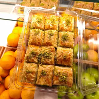 Турска баклава с масло и шамфъстък (100г)