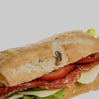 Чабата пеперони и кашкавал