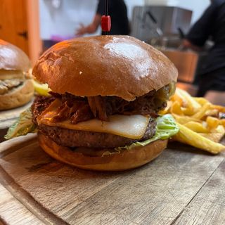 Чийзбургер телешко (550г))