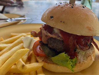 Чийзбургер телешко (550г))