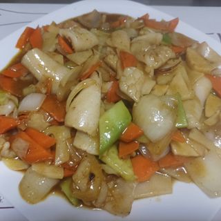 107. Калмари с къри (700гр)