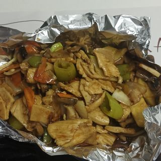 60. Пилешко месо на гореща метална плоча (500гр)