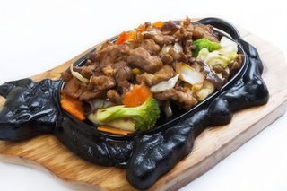 81. Телешко месо на гореща метална плоча (500гр)