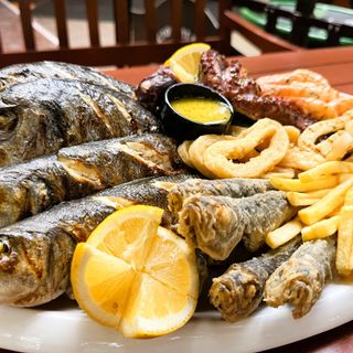 Капитанска софра за 4-ма