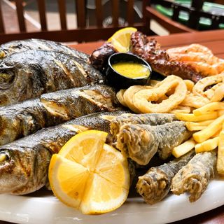 Капитанска софра за 4-ма