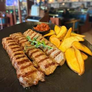 Свински кебапчета