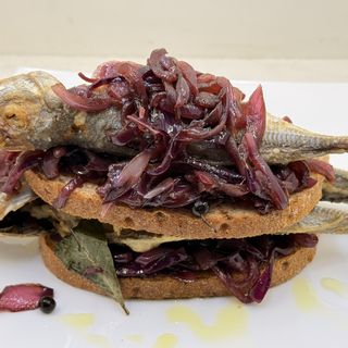 Брускети с чернокоп