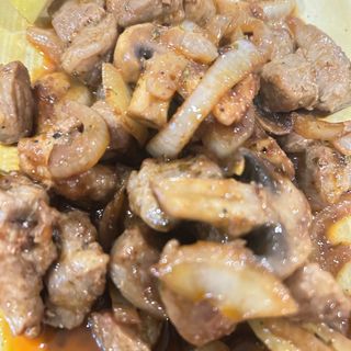 Свински хапки с гъби и лук (300г)