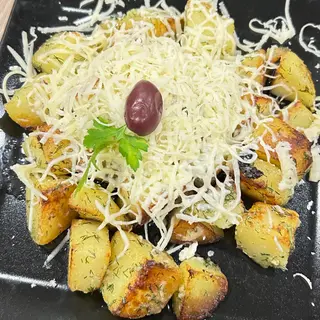 Сотирани картофи с гъби и кашкавал (300г)