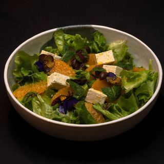 Салата с портокали и сирене фета (200г)