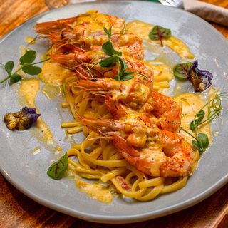 Лингуини със скариди и шафран (300г)