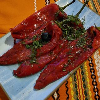 Печени чушки с чесън (300г)