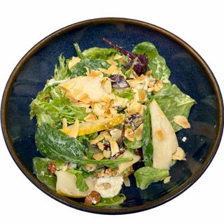 Салата с круши и горгонзола