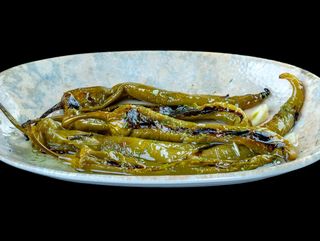 ПИКАНТНИ ПЕЧЕНИ ЧУШКИ