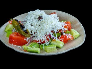 ШОПСКА САЛАТА