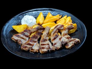 АГНЕШКИ КОТЛЕТЧЕТА с катък и пържени картофи по селски