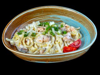 ТАЛИАТЕЛИ СЪС СЬОМГА