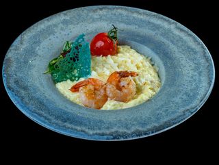 РИЗОТО С МОРСКИ ДАРОВЕ И ШАФРАН