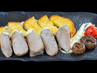 СВИНСКО БОНФИЛЕ ТИГАНИЯ с масло