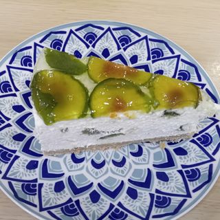 Студен чийзкейк със смокини, (140г)