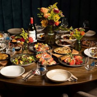 Телешки дроб с мачкани картофи и пържен лук