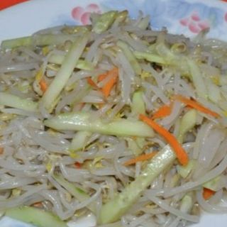 8.Салата от соеви стръкчета