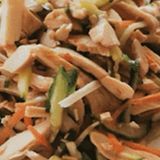 11.Салата от пилешки лентички, раци и зеленчуци с разнообразен вкус (350г)