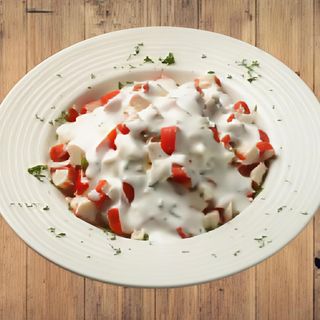 Салата с рулца от раци и кус-кус (500г)