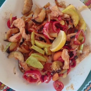 Пилешки филенца със пресни зеленчуци (350гр)