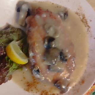 Пилешко филе с гъбен сос (350гр)