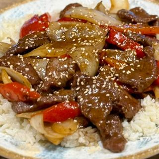 Телешко задушено със зеленчуци(300 гр.)